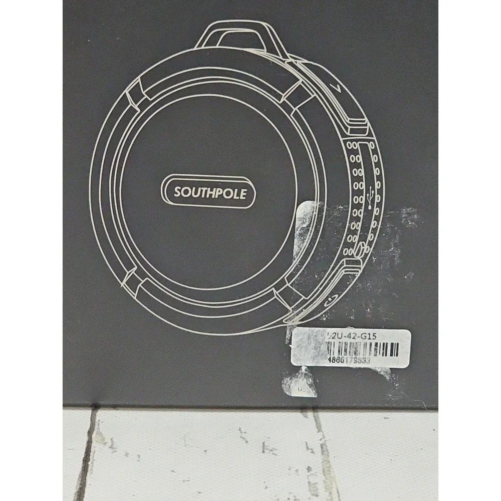 Southpole Men's Watch and Wireless Speaker Gift Set - Picture 9 of 11